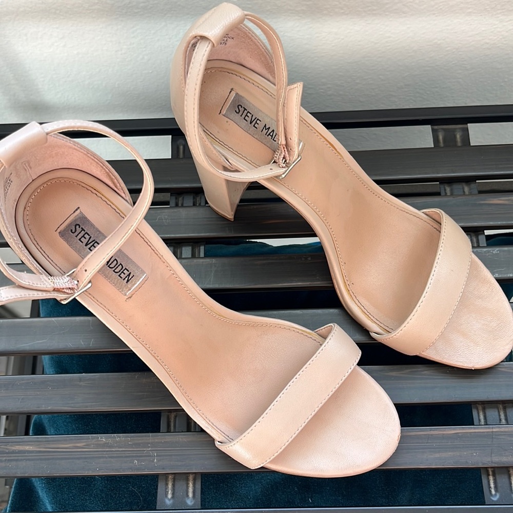 Steve Madden size 11, 4 inch nude heels